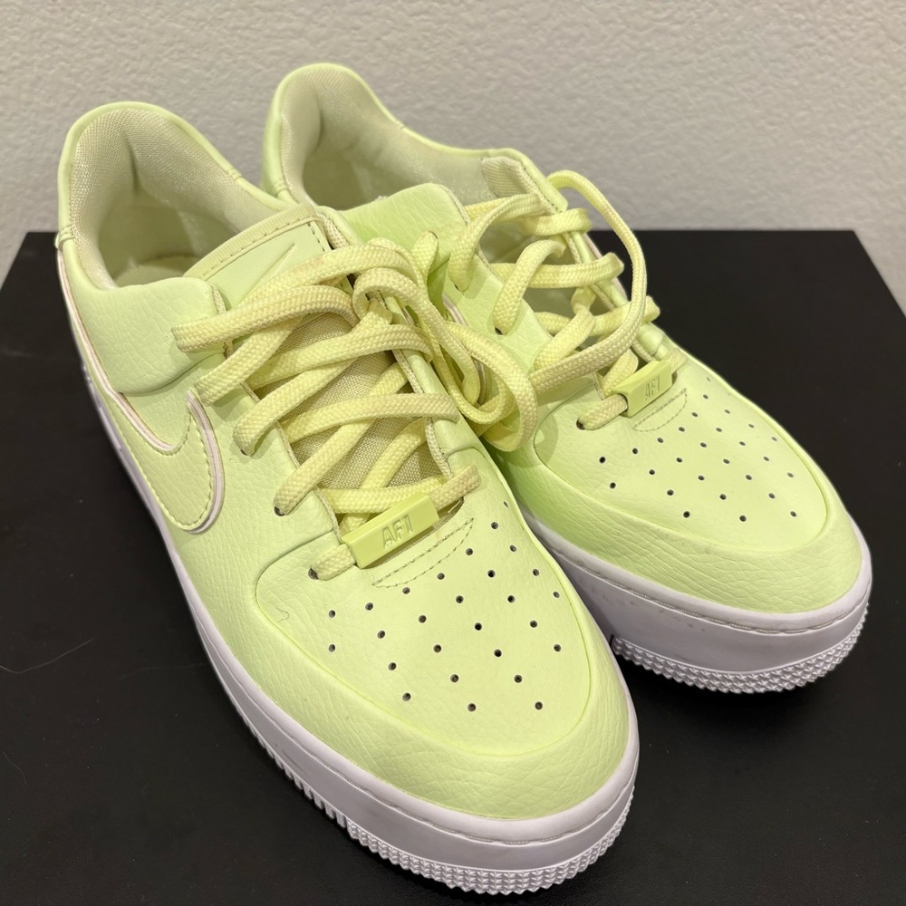 Nike Air Force 1 Sage Low
Barely Volt (Women's)